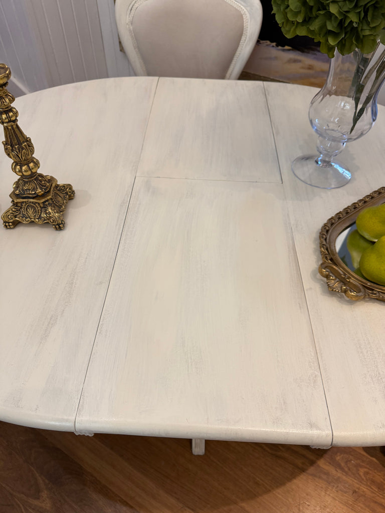 Vintage French Provincial Style Dining Table and 4 Chairs