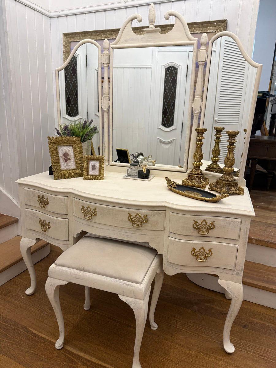 Vintage Queen Anne French Provincial Style Dressing Table and Stool