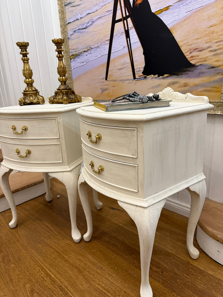 2 x Vintage Queen Anne Bedside Tables