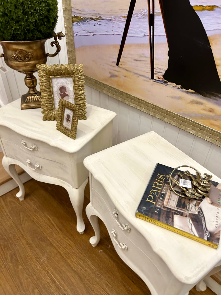 2 x Vintage Queen Anne Bedside Tables