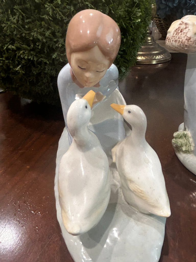 Vintage ceramic ducks and Maiden set