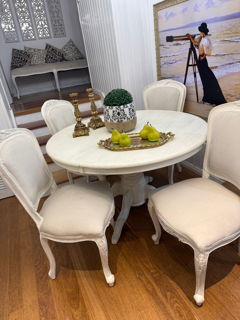 French Provincial Style Dining Table and 4 Chairs