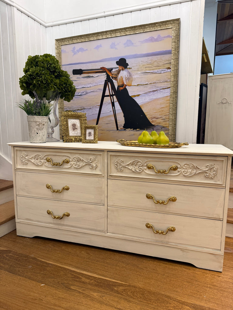 Vintage French Provincial Style Dresser/Drawers
