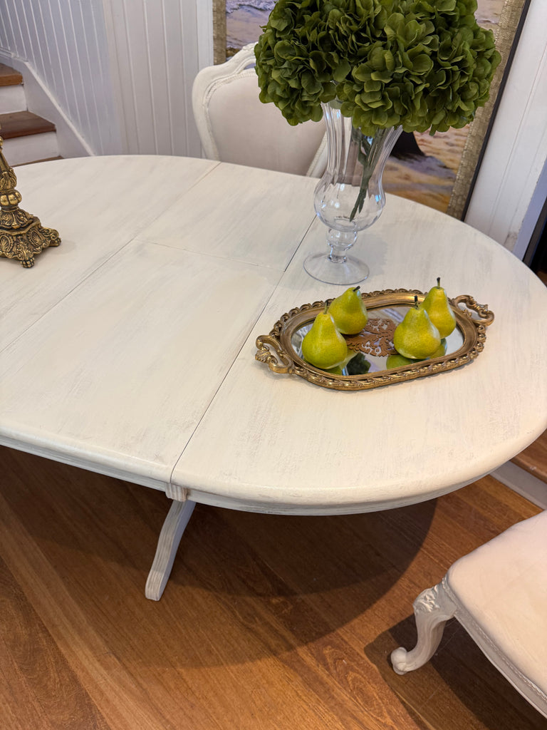 Vintage French Provincial Style Dining Table and 4 Chairs
