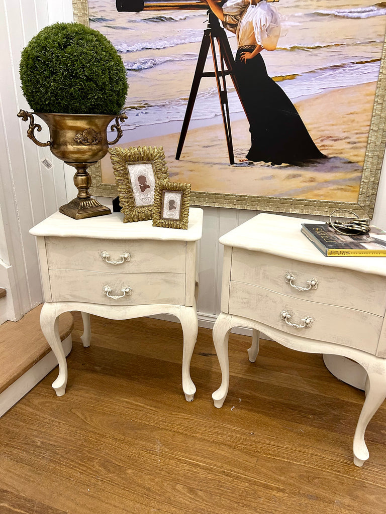 2 x Vintage Queen Anne Bedside Tables