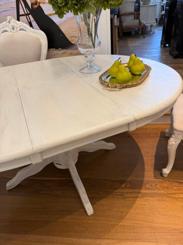 Vintage French Provincial Style Dining Table and 4 Chairs