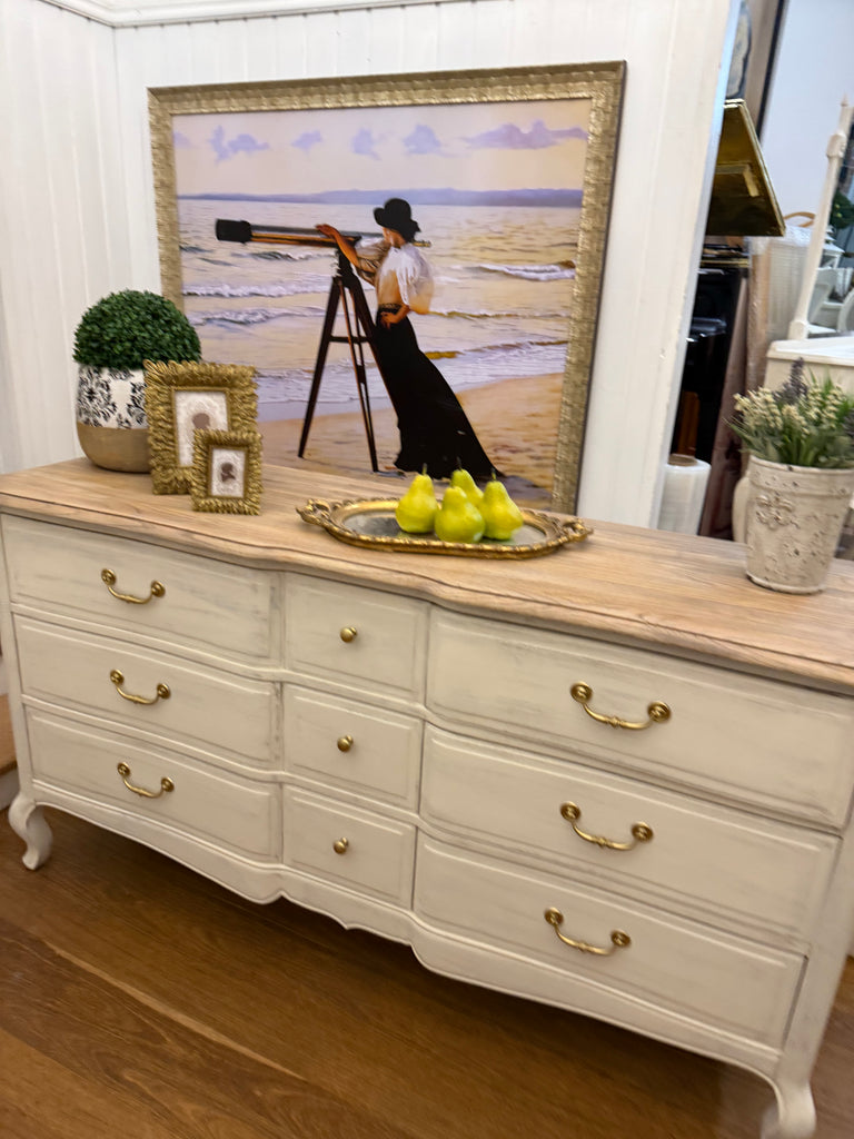 French Provincial Style Dresser/Drawers