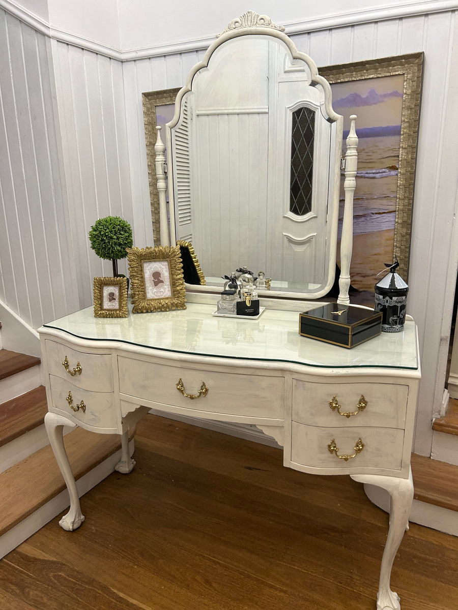 Vintage Queen Anne Dressing Table
