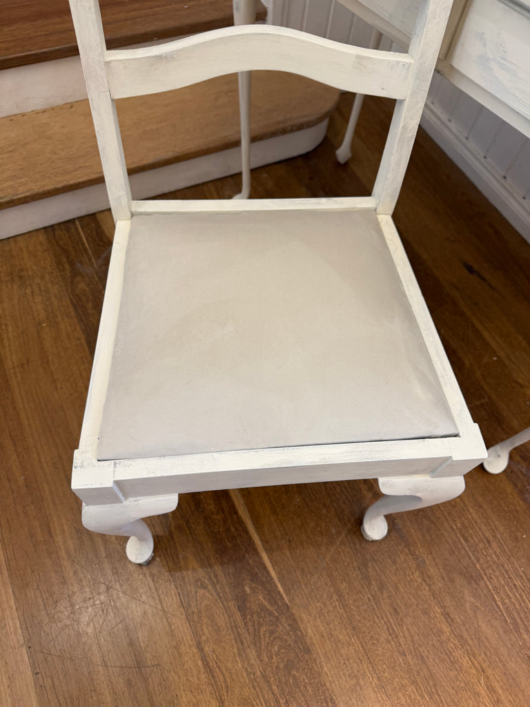 Small Vintage Queen Anne French Provincial Style Dressing and Chair