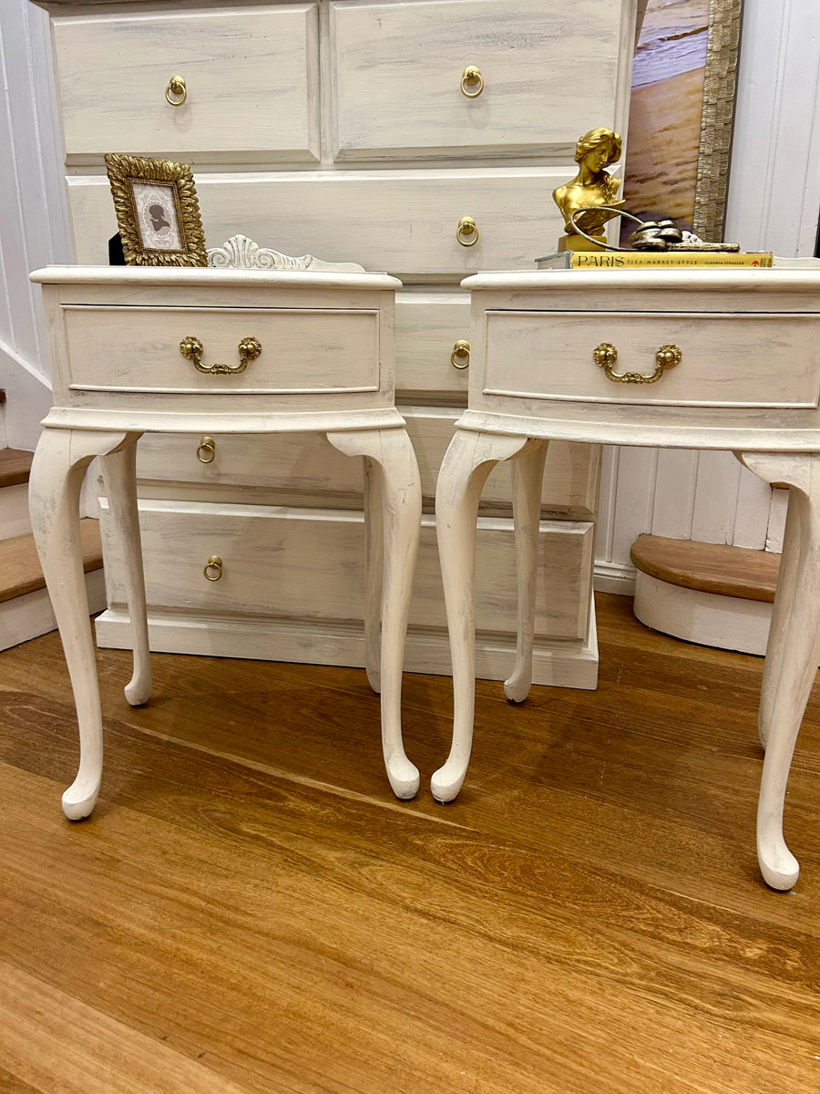 2 x Vintage Queen Anne Bedside Tables