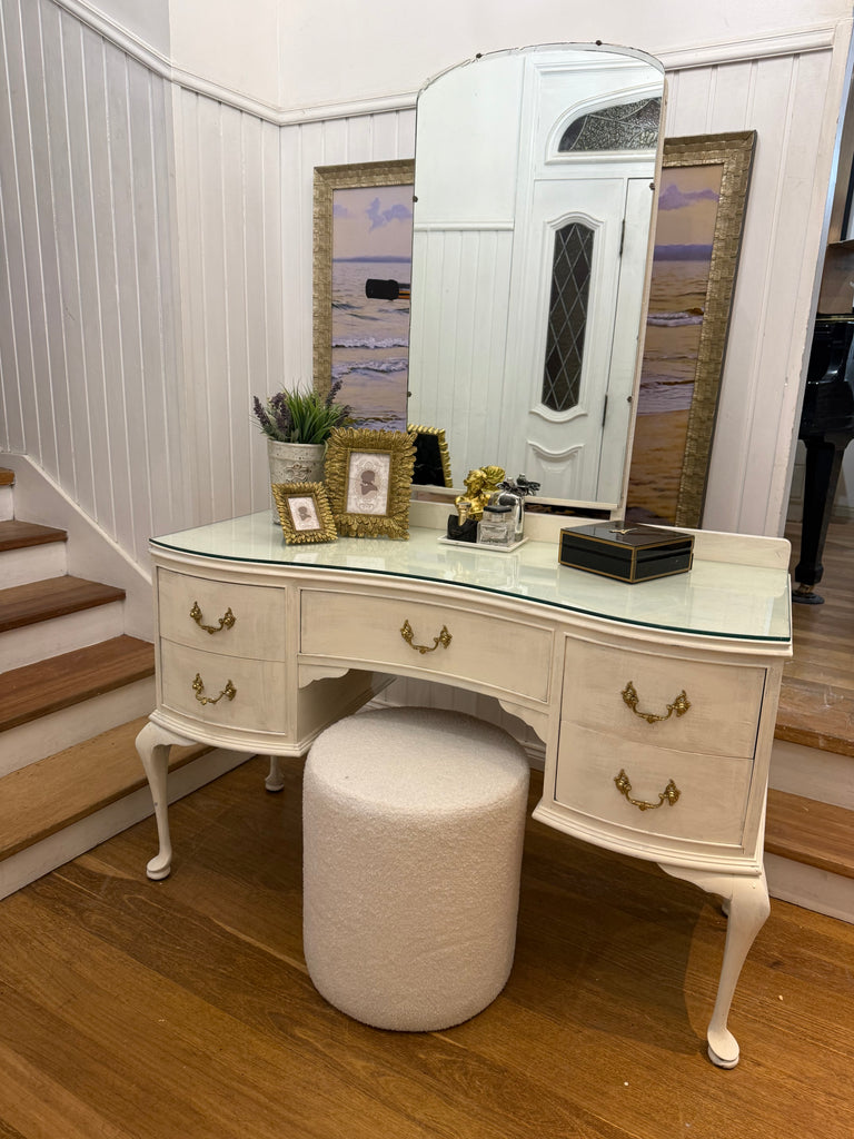 Vintage Queen Anne French Provincial Style Dressing Table and Stool