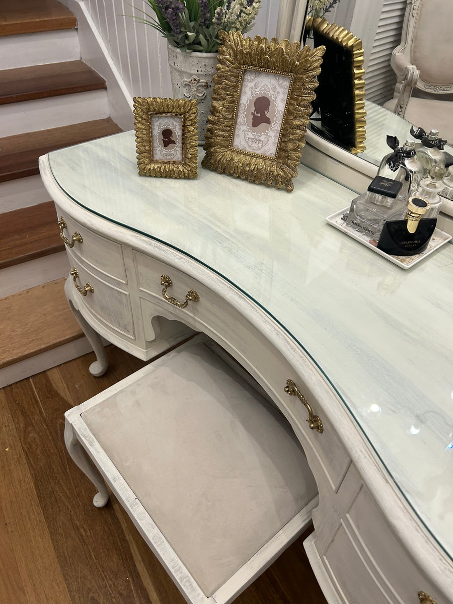 Vintage Queen Anne Dressing table and stool