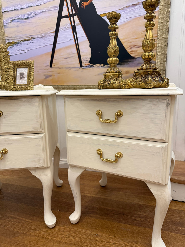 2 x Vintage Queen Anne French Provincial Style Bedside Tables