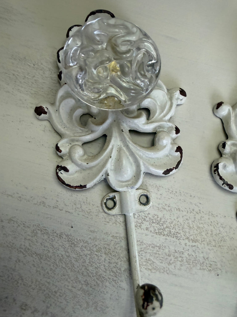 2 x Vintage Look Hooks