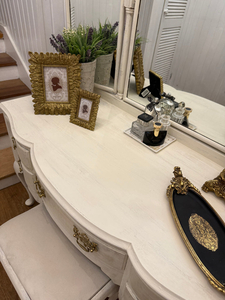 Vintage Queen Anne French Provincial Style Dressing Table and Stool
