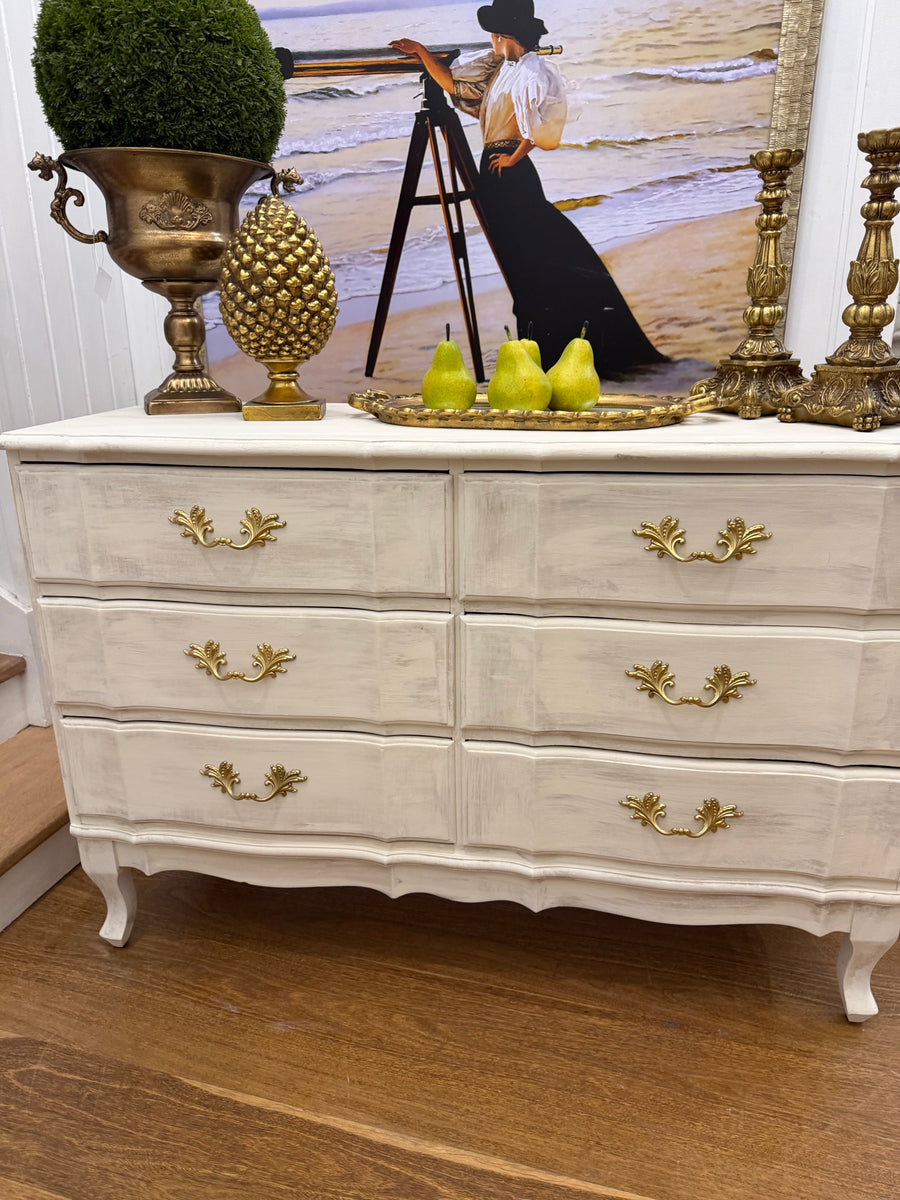 Vintage Berryman French Provincial Style Dresser/ Drawers