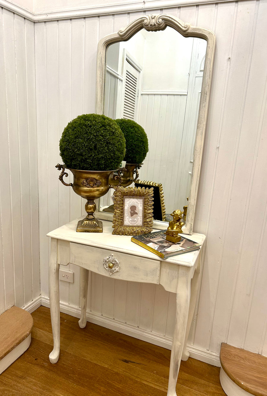 Vintage Queen Anne Hall Table and Mirror