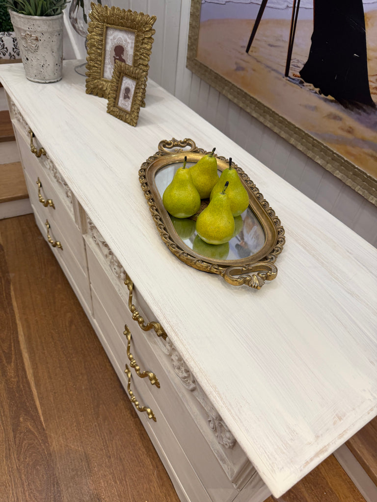 Vintage French Provincial Style Dresser/Drawers