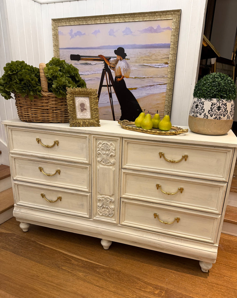 Vintage French Provincial Style Dresser/ Drawers