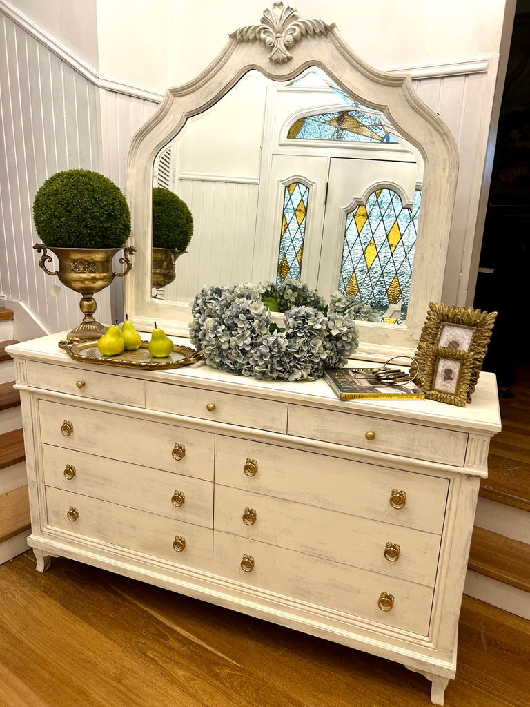 Buffet and Mirror