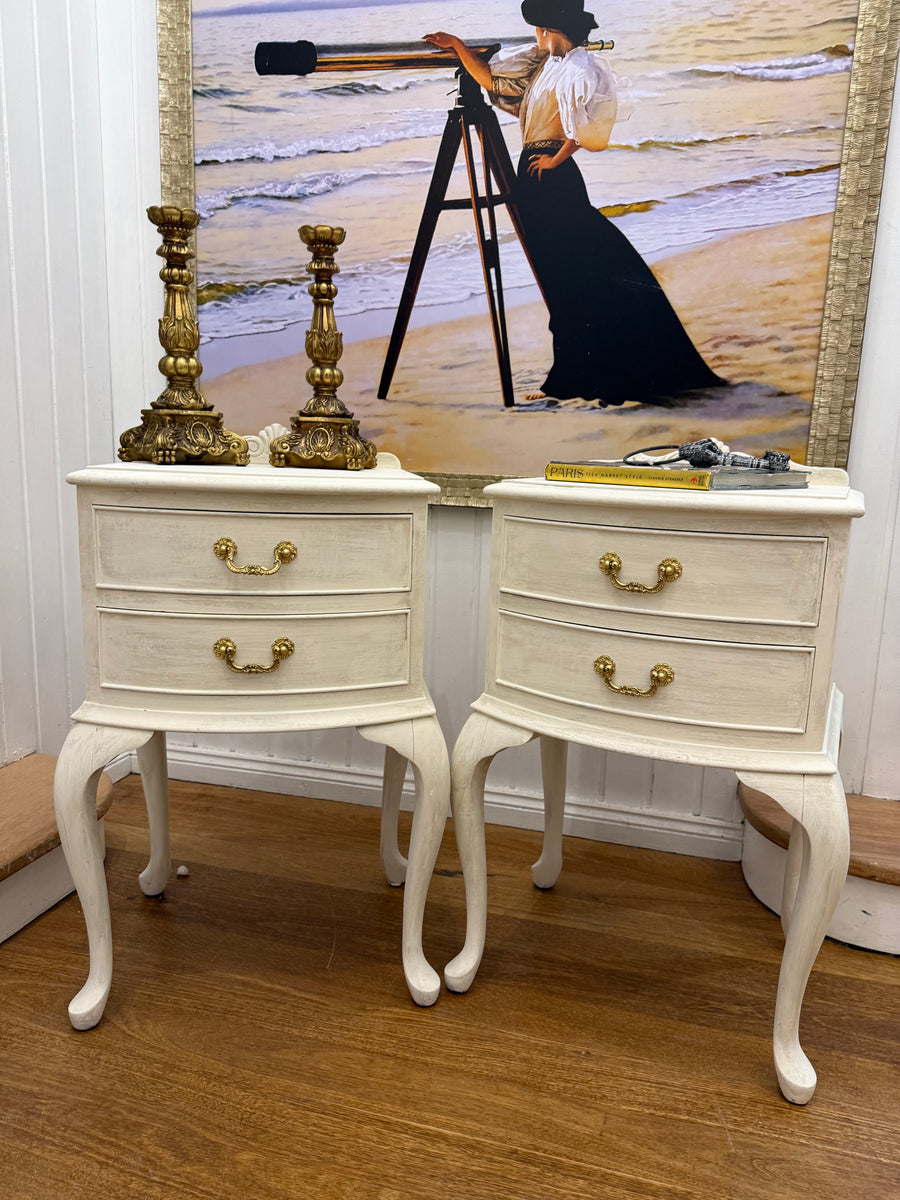 2 x Vintage Queen Anne Bedside Tables