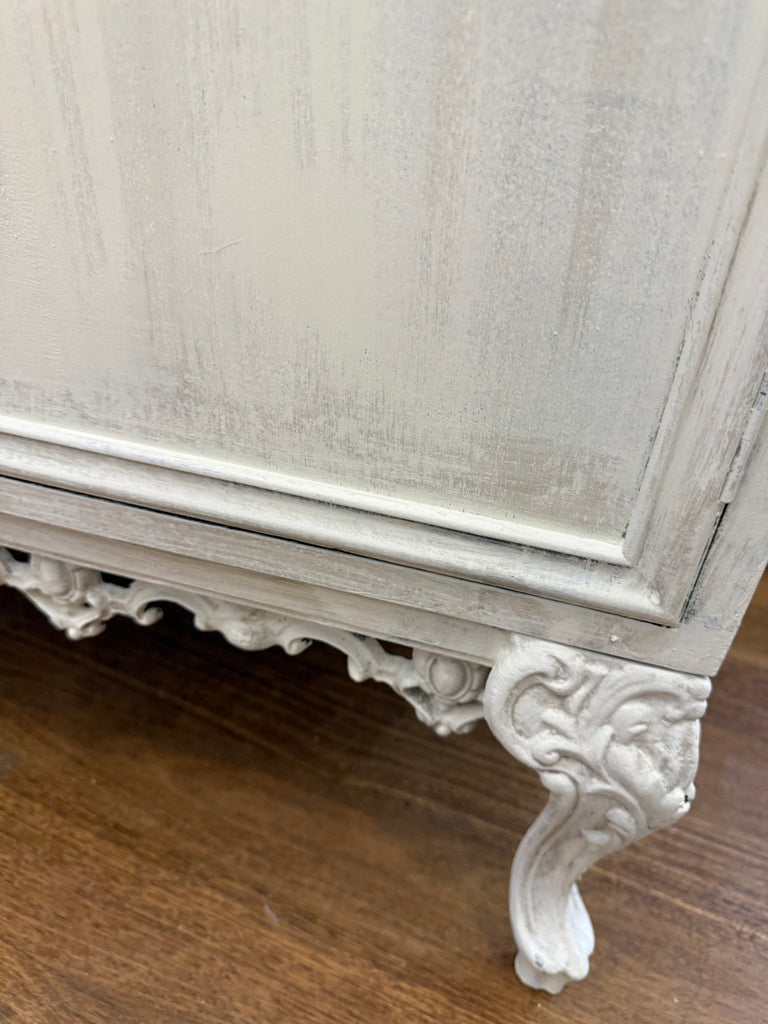 Vintage French Provincial Style Sideboard/ Buffet