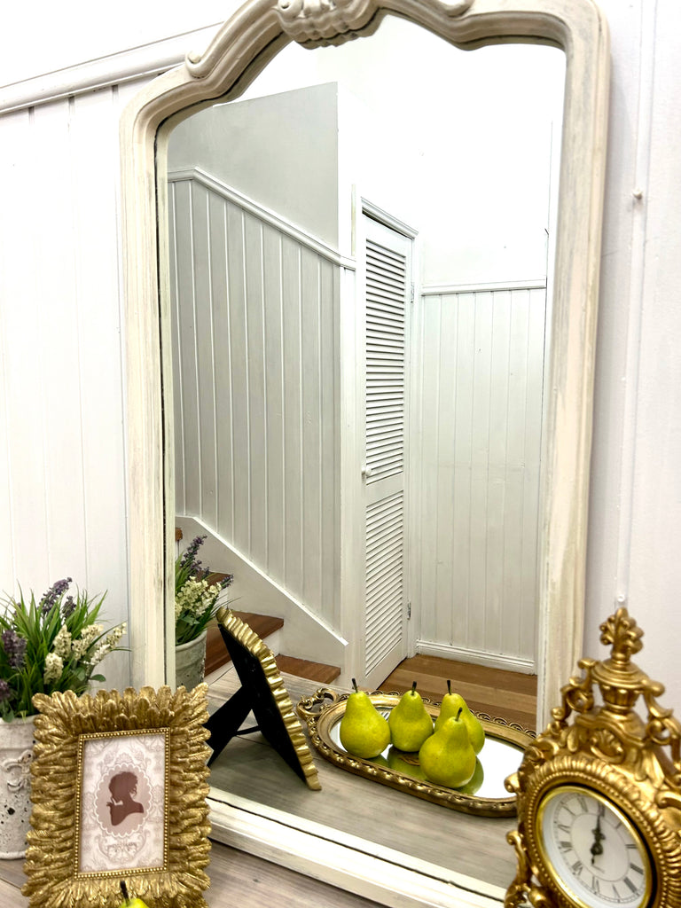 Bombe Style Drawers and Mirror