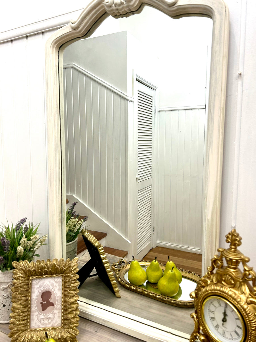Bombe Style Drawers and Mirror