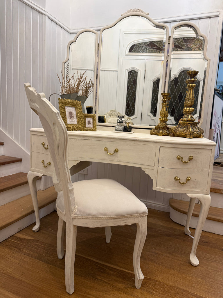 Vintage Queen Anne French Provincial Style Dressing Table and Chair