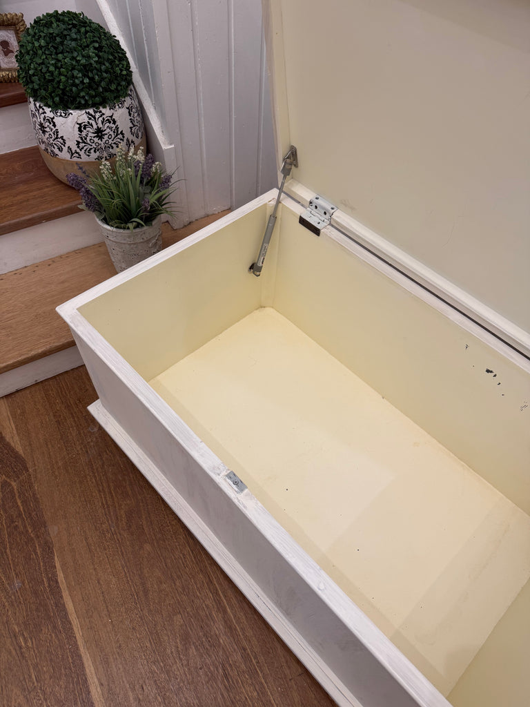 French Provincial Style Blanket Box/ Bench Seat
