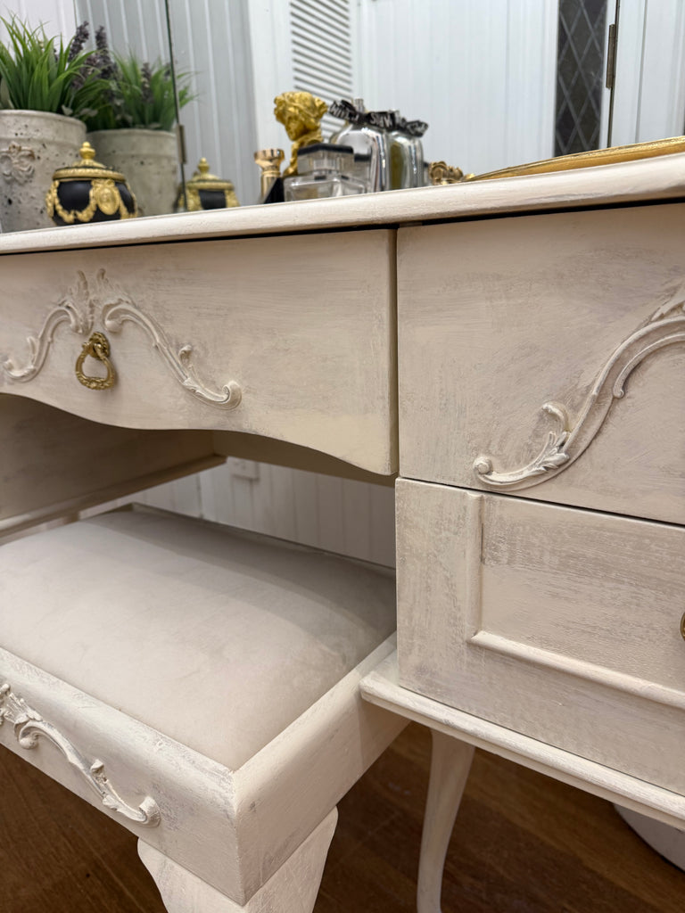 Vintage Queen Anne French Provincial Style Dressing Table and Stool
