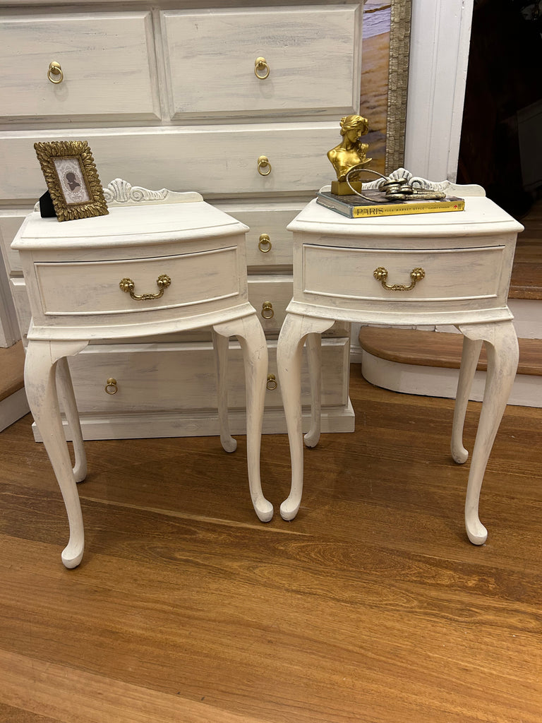 2 x Vintage Queen Anne Bedside Tables
