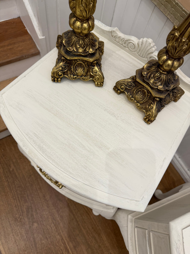 2 x Vintage Queen Anne Bedside Tables