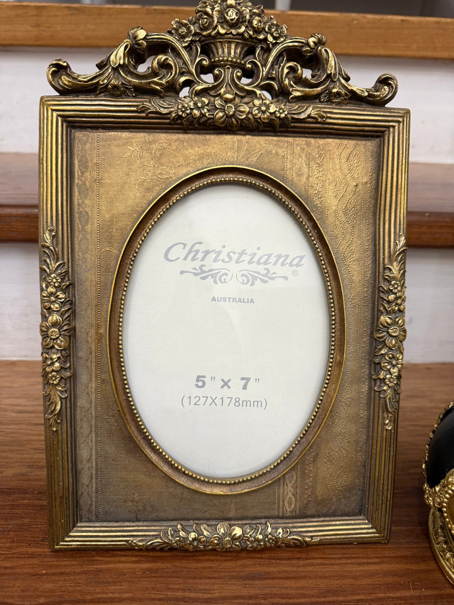 Antique Gold with Oval Face Frame