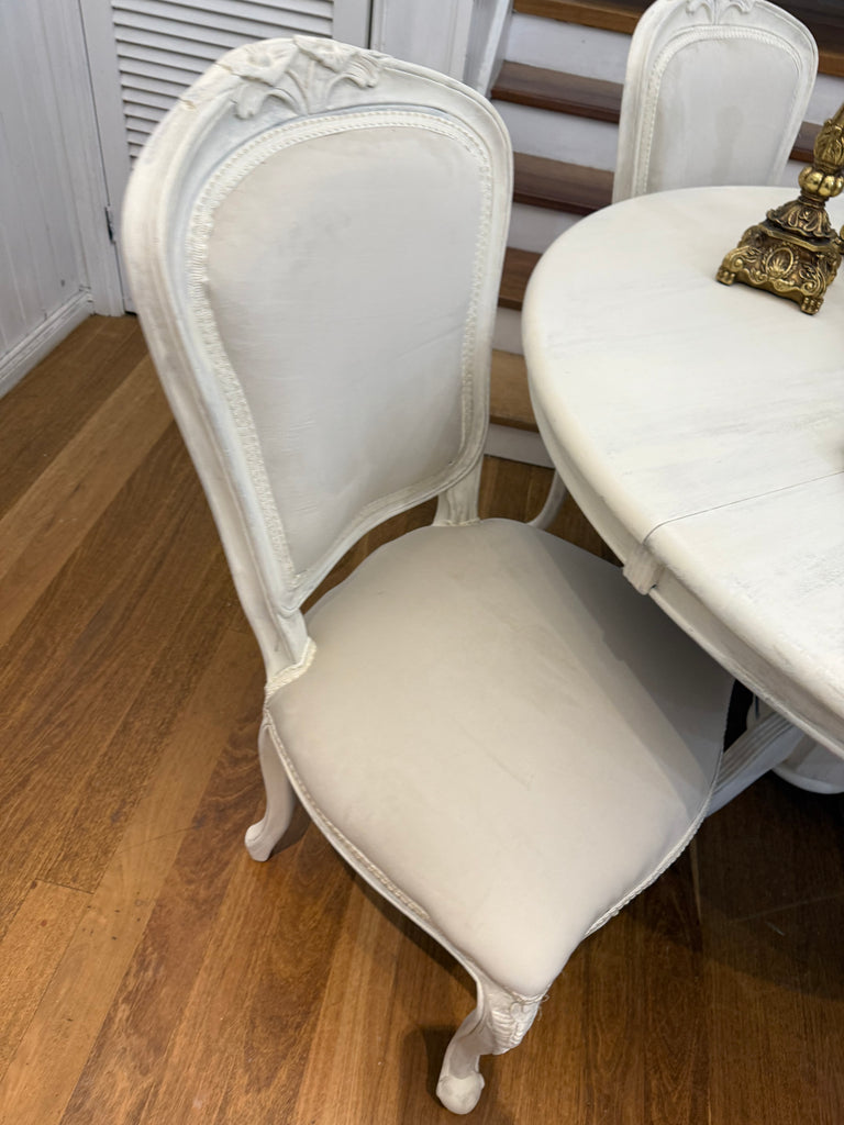 French Provincial Style Dining Table and 4 Chairs