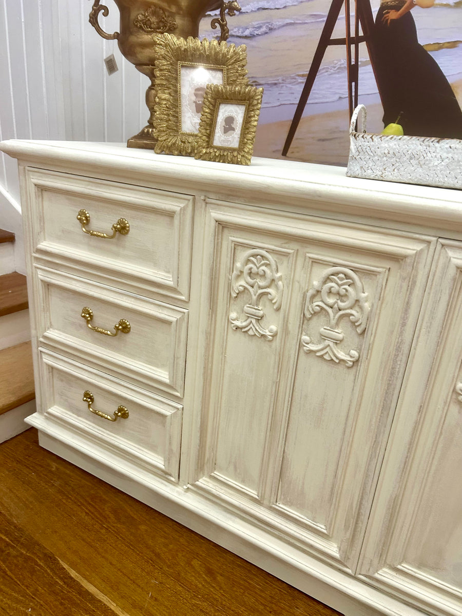 Vintage TV unit/ Dresser