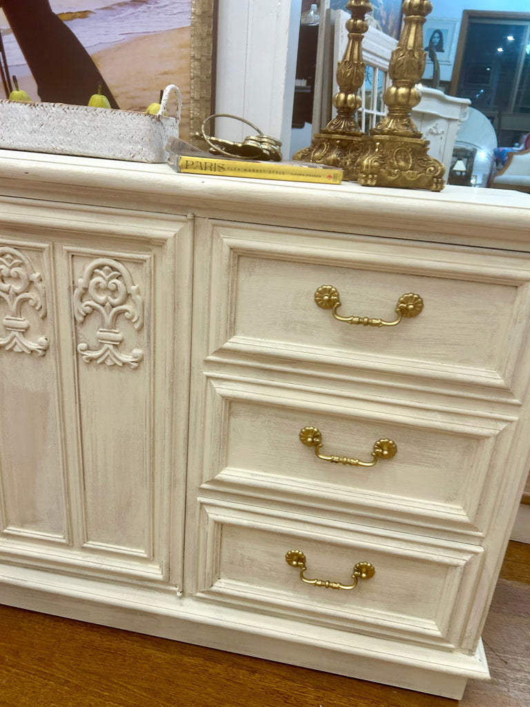 Vintage TV unit/ Dresser