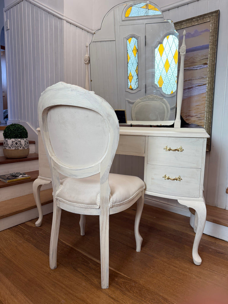 Vintage Queen Anne French Provincial Style Dressing Table and Chair