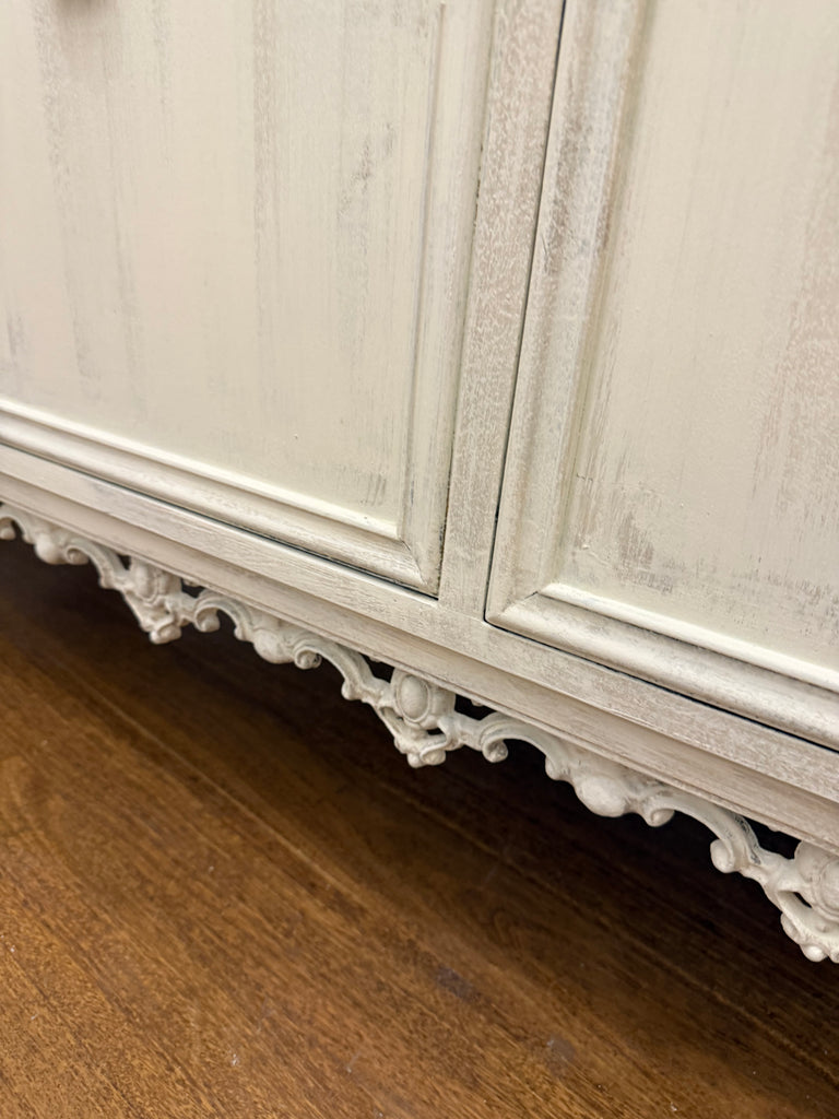Vintage French Provincial Style Sideboard/ Buffet