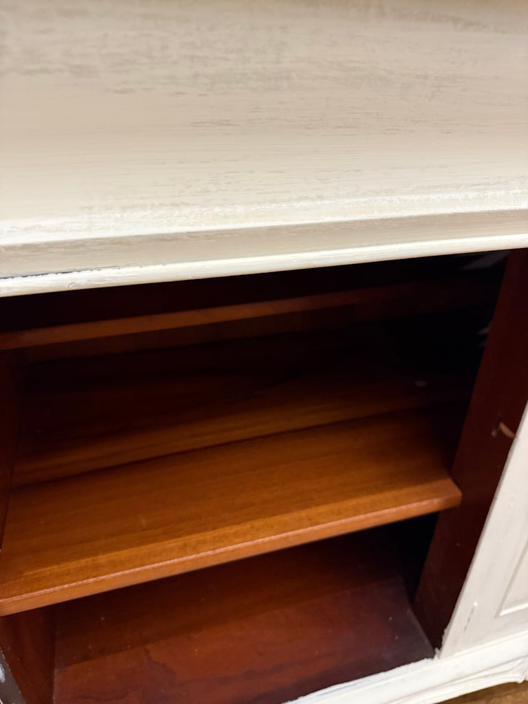 Vintage Queen Anne French Provincial Style Sideboard/Buffet