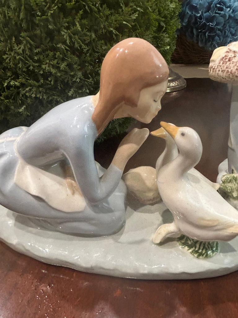 Vintage ceramic ducks and Maiden set
