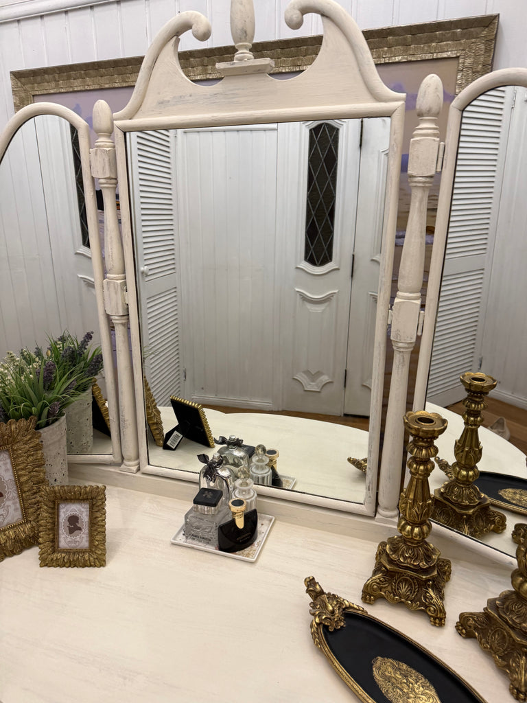 Vintage Queen Anne French Provincial Style Dressing Table and Stool