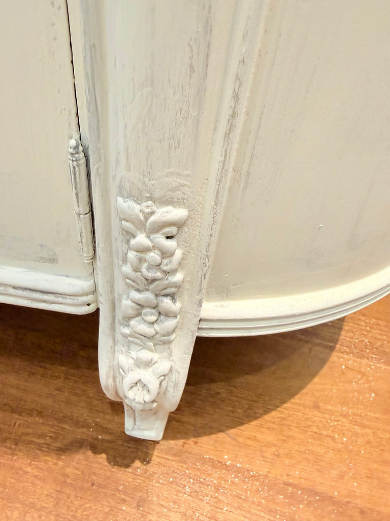 Large French Provincial Style Sideboard/ Buffet