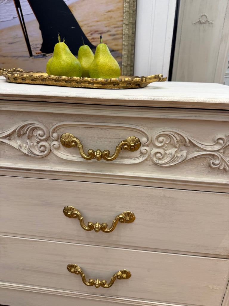 Vintage French Provincial Style Dresser/Drawers