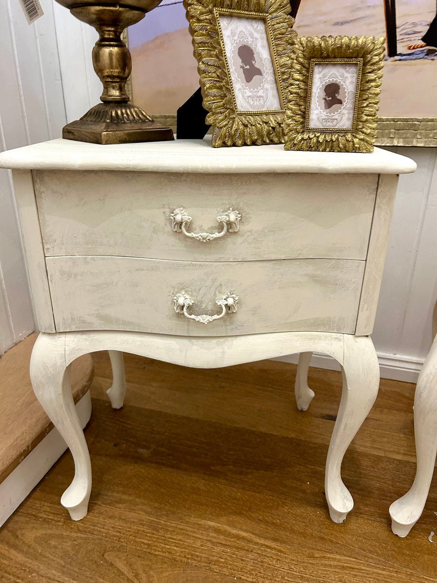 2 x Vintage Queen Anne Bedside Tables