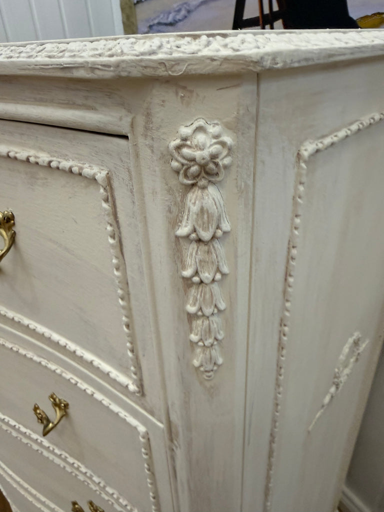 Vintage French Provincial Style Tallboy/Drawers