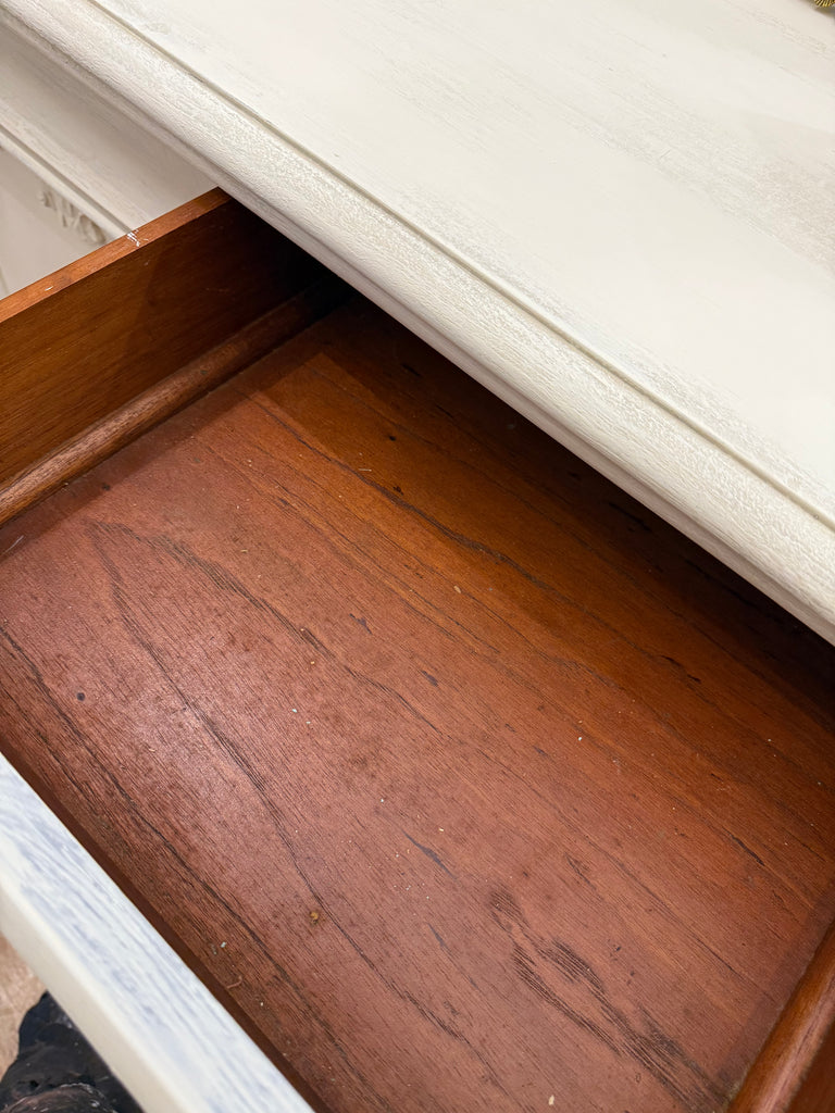 Vintage Queen Anne French Provincial Style Sideboard/Buffet