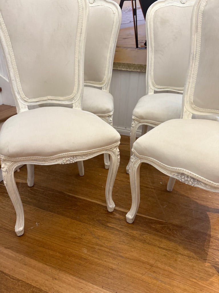 4 x Vintage Queen Anne French Provincial Style Dining Chairs