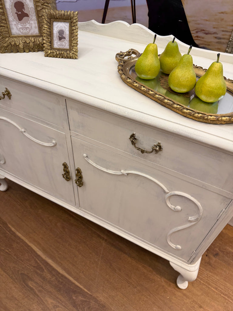 Small Vintage Queen Anne French Provincial Style Sideboard/ Buffet