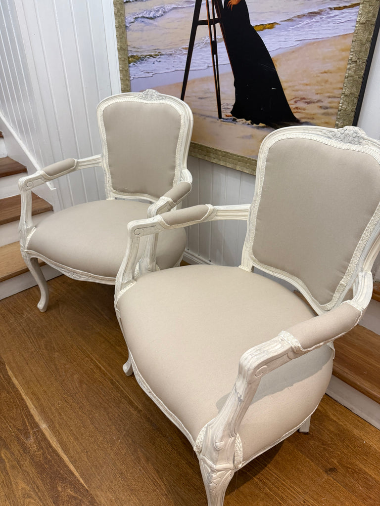 2 x Vintage Queen Anne French Provincial Style Armchairs
